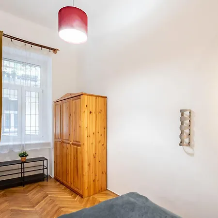 Apartament - Large - Simple *