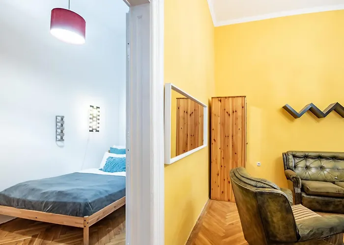 - Large - Simple Apartament *