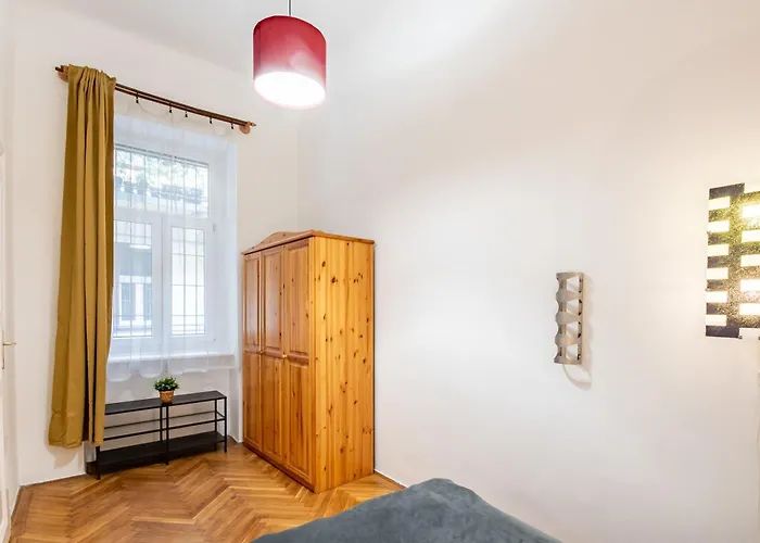 Apartament - Large - Simple *