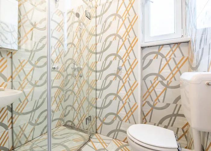 - Large - Simple Apartament