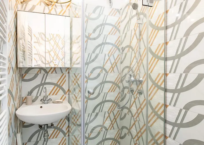 Apartament - Large - Simple